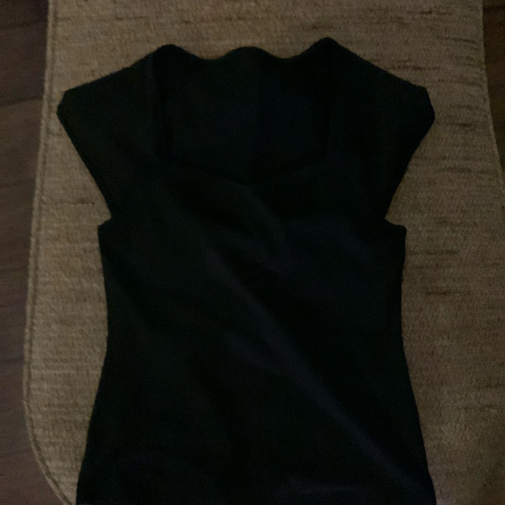 SHEIN blk cap sleeved shirt